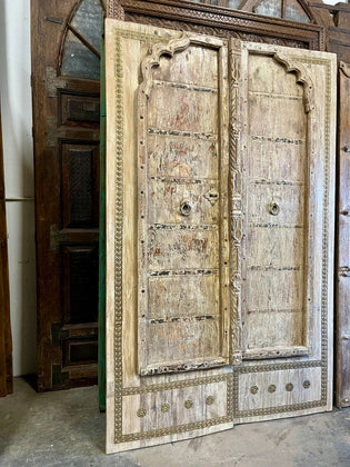  Decorate Your Yoga Studio with Antique Indian Carved Doors | Mogulinterior