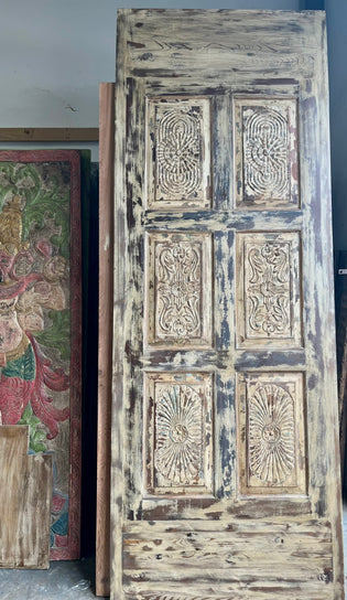  Carved Wooden Doors: A Harmonious Blend of Artistry and Wellness