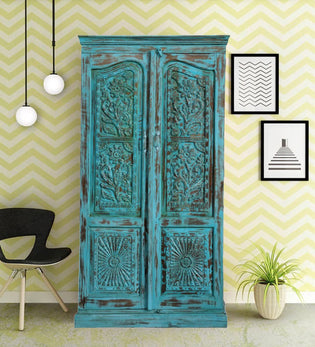  Color Drenching: Dive Into Bold, Saturated Hues of Vintage Furniture