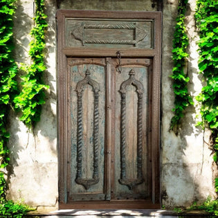  Earthy Sanctuary: A Classic Antique Rustic Spanish-Style Farmhouse